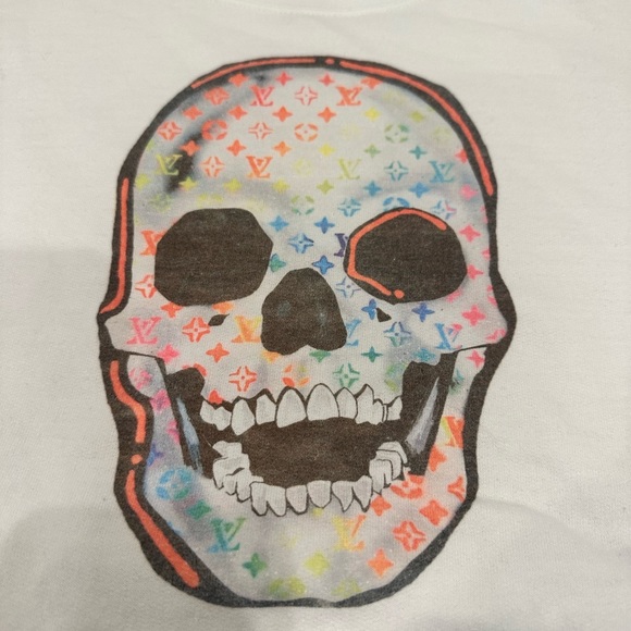 Skull sweatshirt. Size large. Unisex size. - Picture 3 of 7